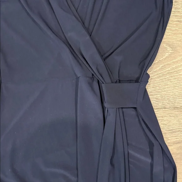 Elegant Navy Sleeveless Dress - Picture 3 of 5